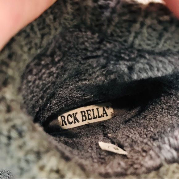 BOGO: Fake Uggs - Picture 4 of 5